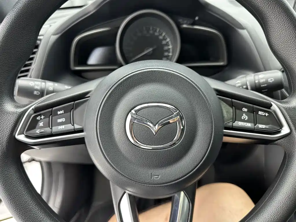 Mazda CX-4 2023 — фото 14