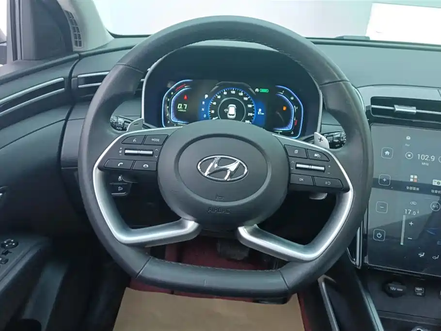Hyundai Tucson 2023 — фото 13