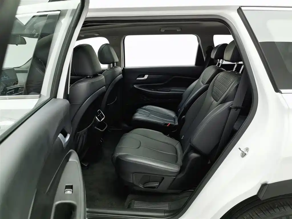 Hyundai Santa Fe 2022 — фото 15