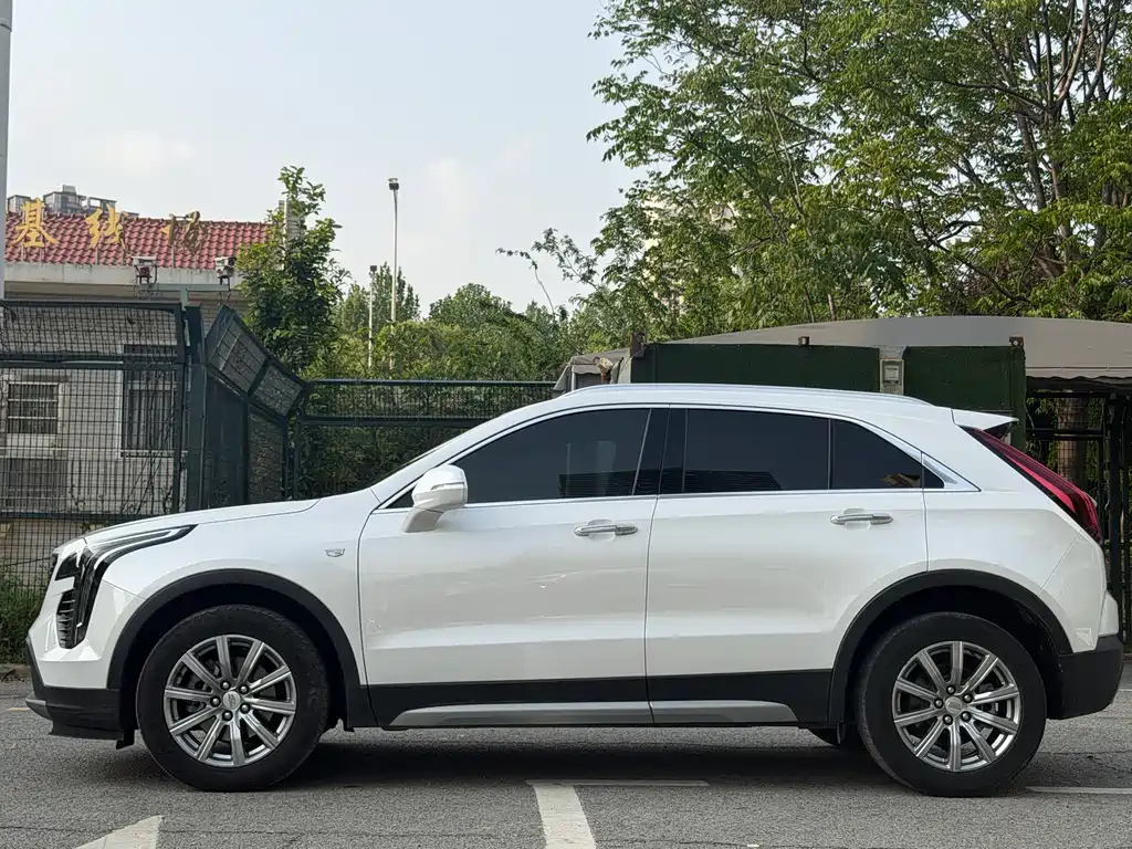 Cadillac XT4 2020 — фото 10