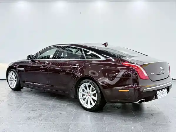 Jaguar XJ 2015