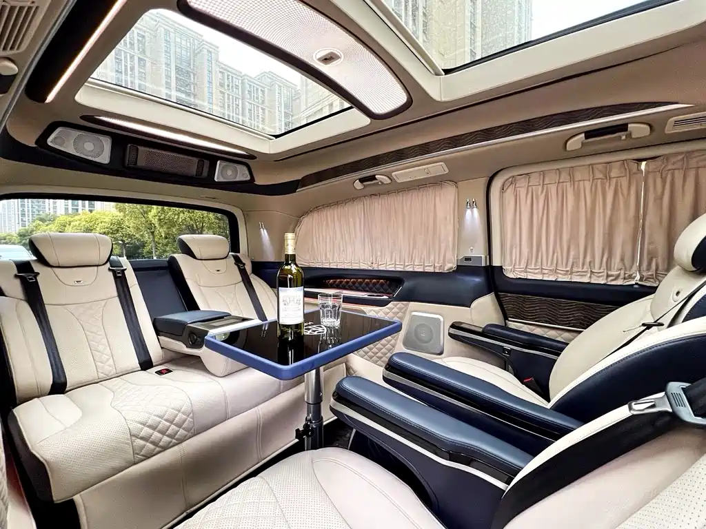 Mercedes-Benz V-Class 2022 — фото 22