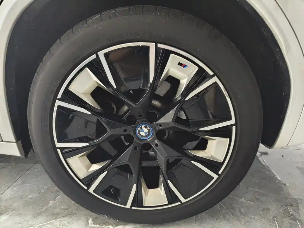 BMW iX3 2023 — фото 12