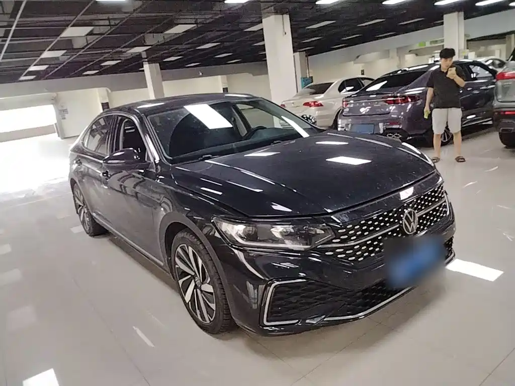 Volkswagen Passat 2023