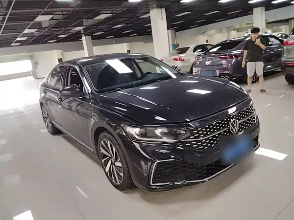 Volkswagen Passat 2023