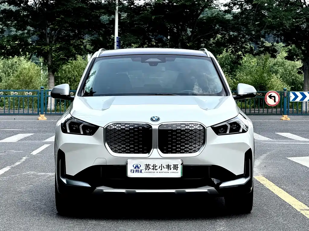 BMW iX1 2024