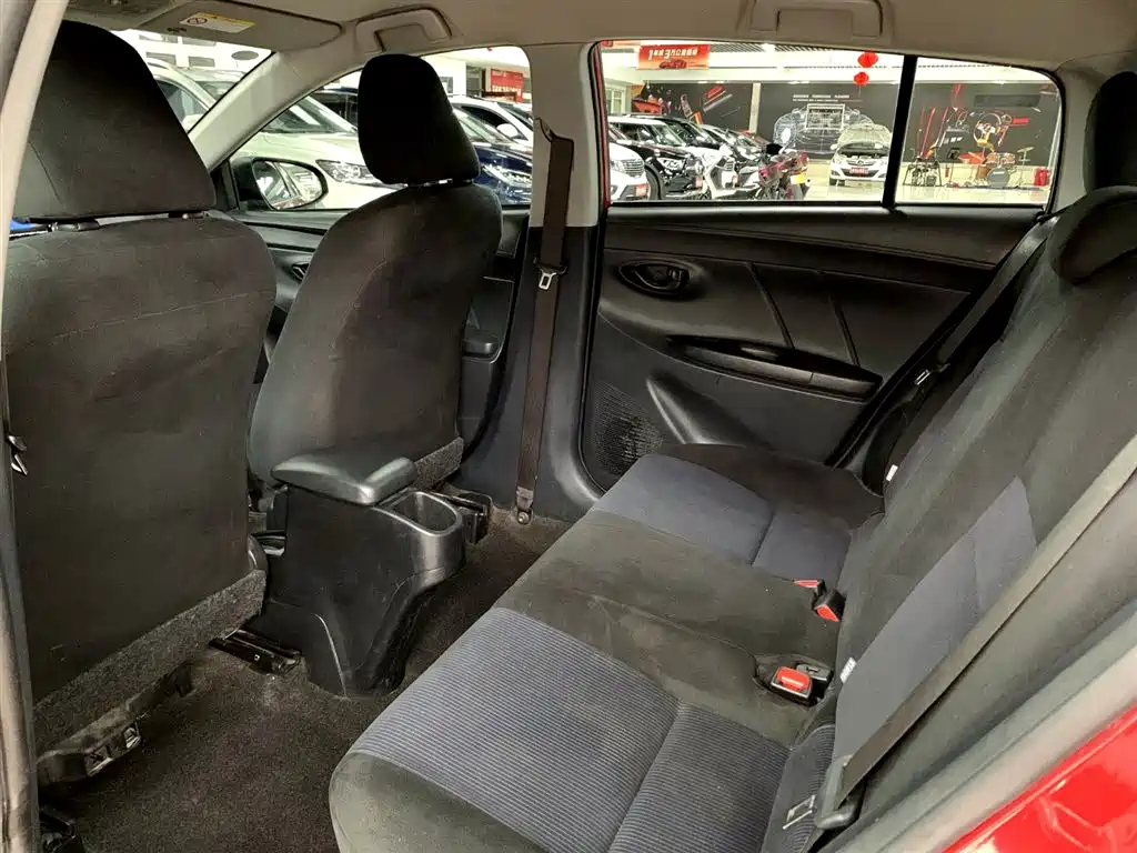 Toyota Yaris L 2018 — фото 8