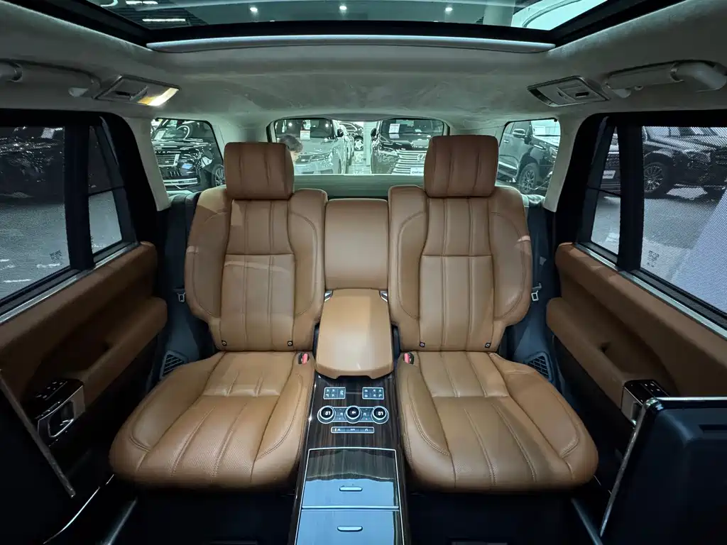 Land Rover Range Rover 2018 — фото 18