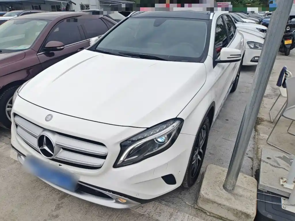 Mercedes-Benz GLA 2016