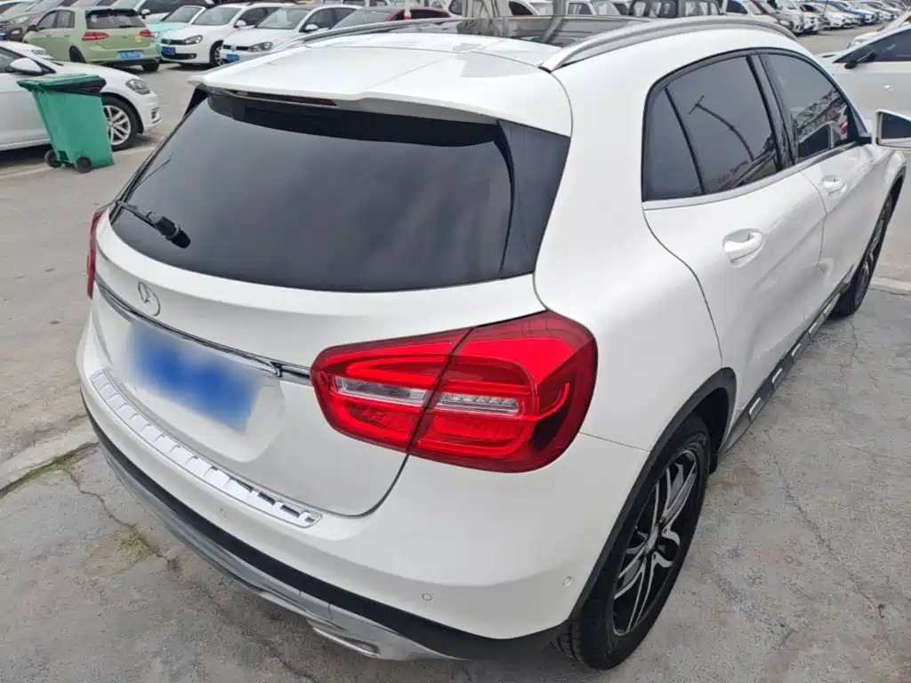 Mercedes-Benz GLA 2016
