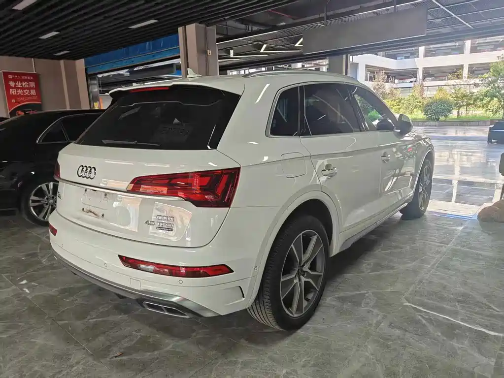 Audi Q5L 2023 — фото 8