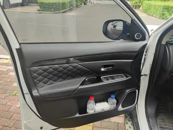Mitsubishi Outlander 2020