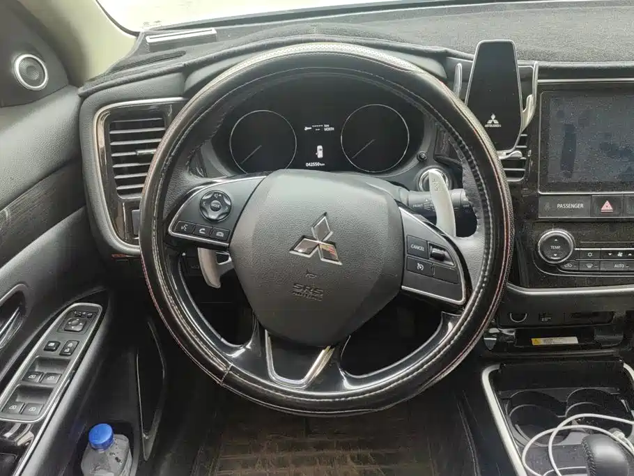 Mitsubishi Outlander 2020 — фото 15