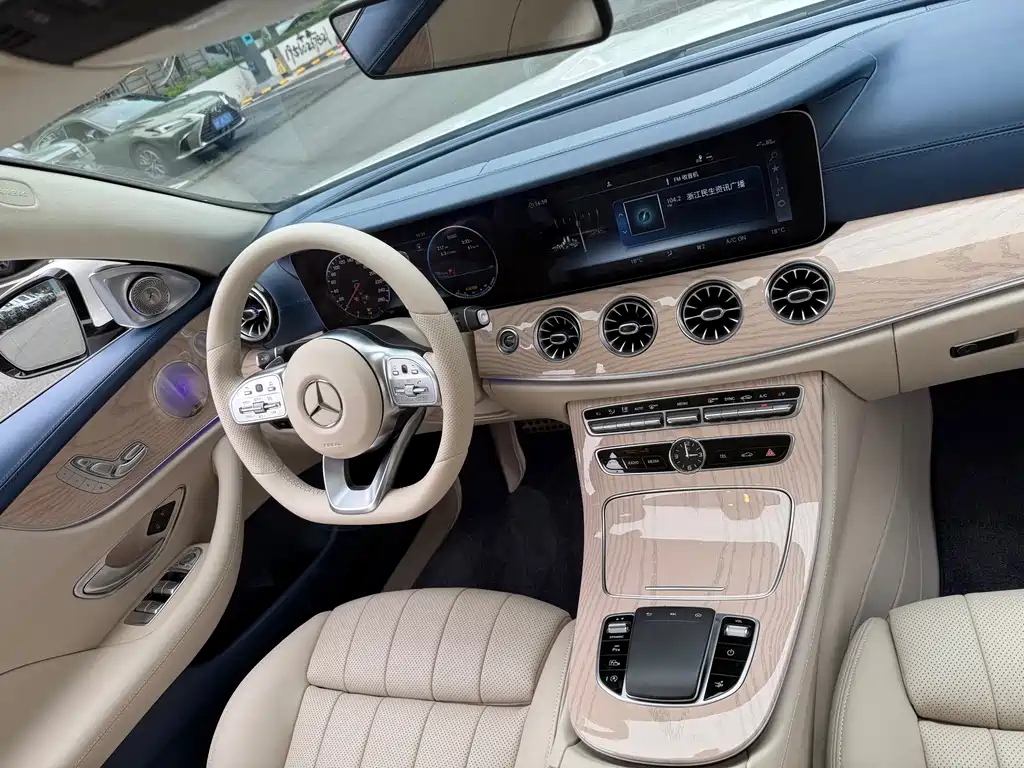 Mercedes-Benz E-Class 2019 — фото 15