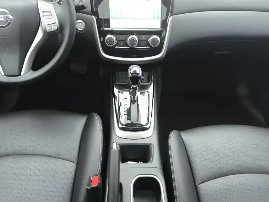Nissan Tiida 2021 — фото 16