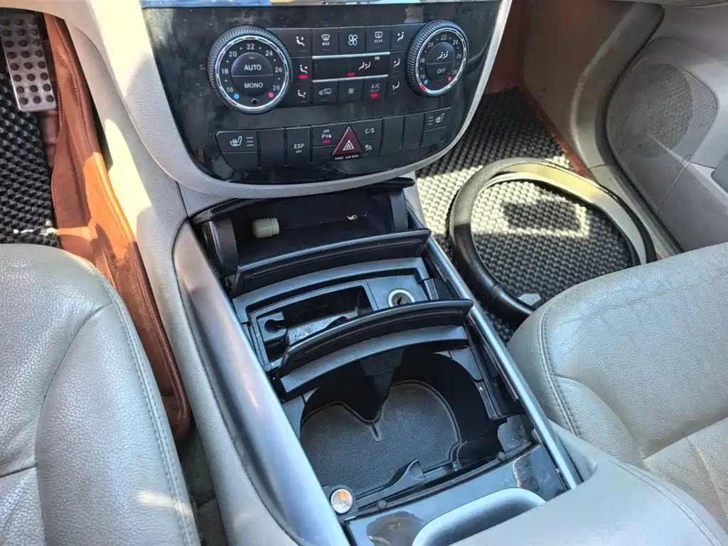 Mercedes-Benz R-Class 2010 — фото 15