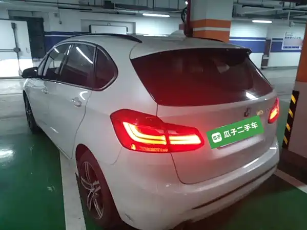 BMW 2 Series Station Wagon 2015