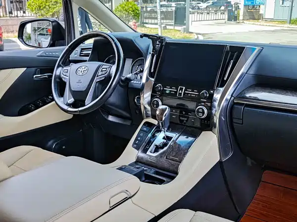 Toyota Vellfire 2021
