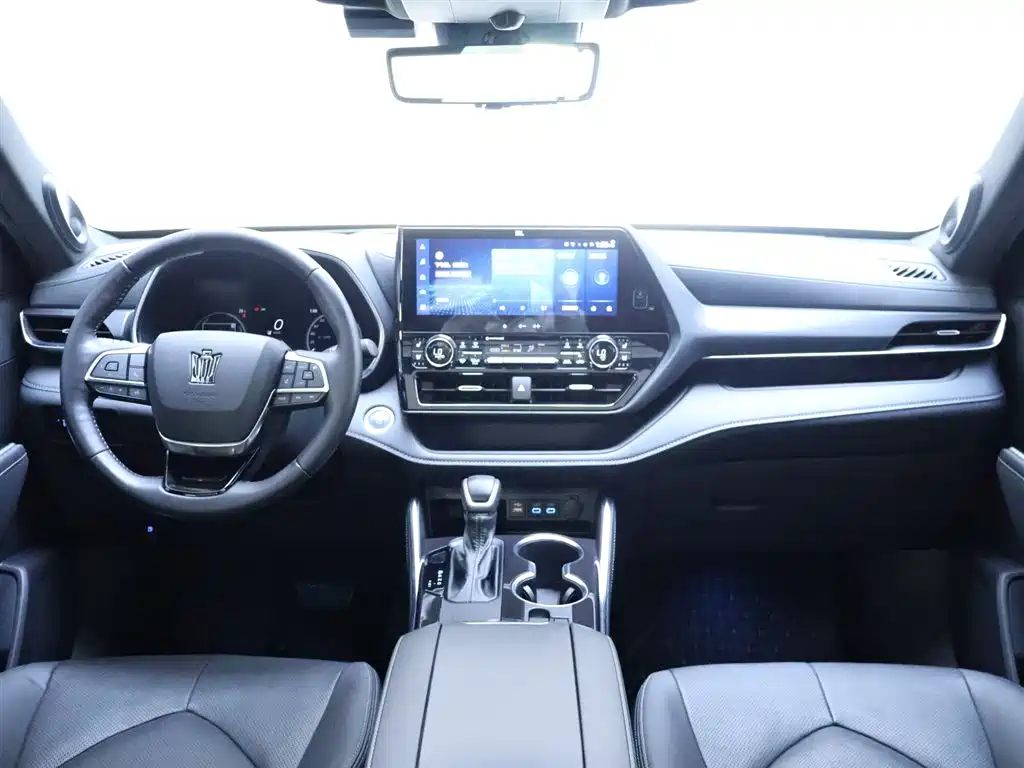 Toyota Crown Kluger 2022 — фото 13