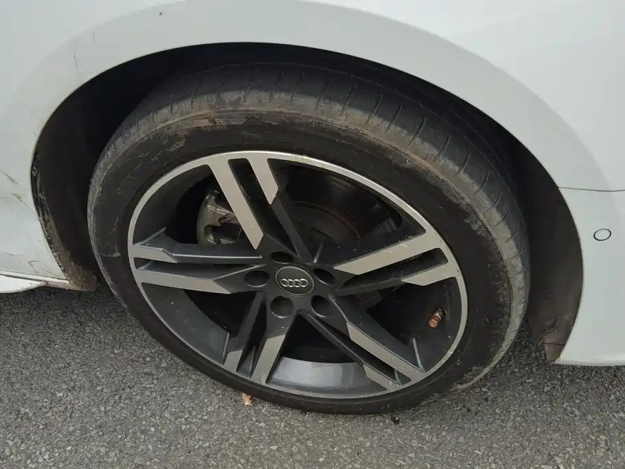 Audi A4L 2021