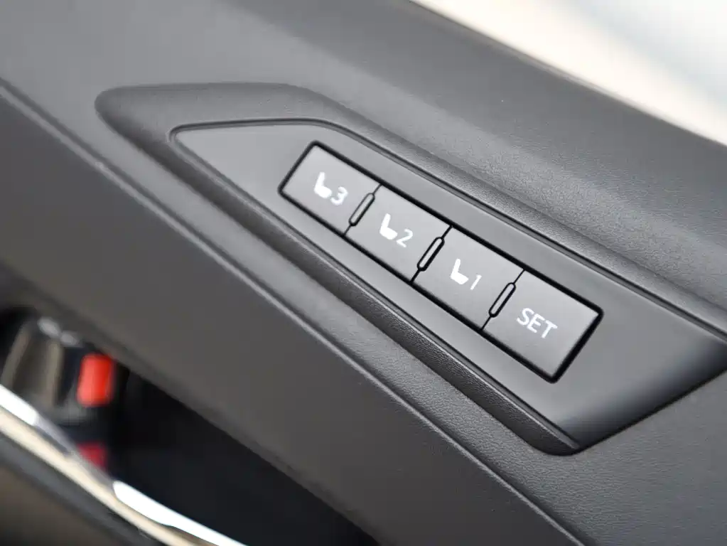 Toyota Vellfire 2020 — фото 22