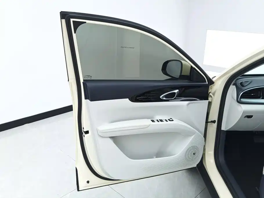 Geely Galaxy Starwish 2025 — фото 7