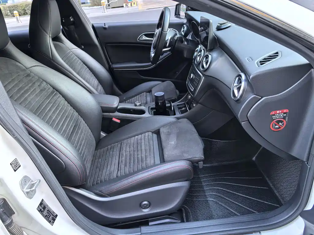 Mercedes-Benz CLA 2017 — фото 11