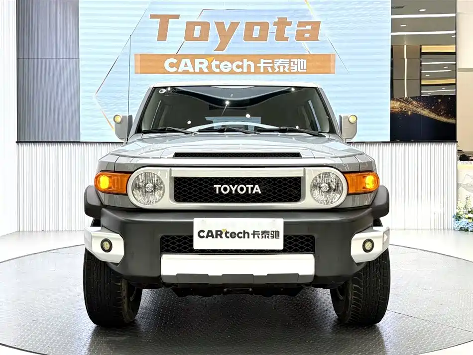 Toyota FJ Cruiser 2019 — фото 2