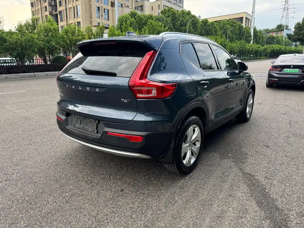 Volvo XC40 2022 — фото 9