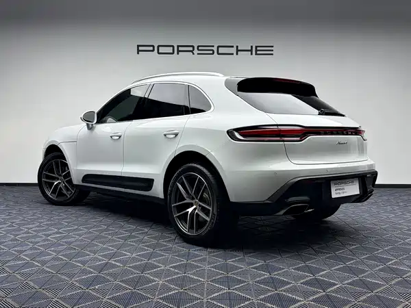 Porsche Macan 2025