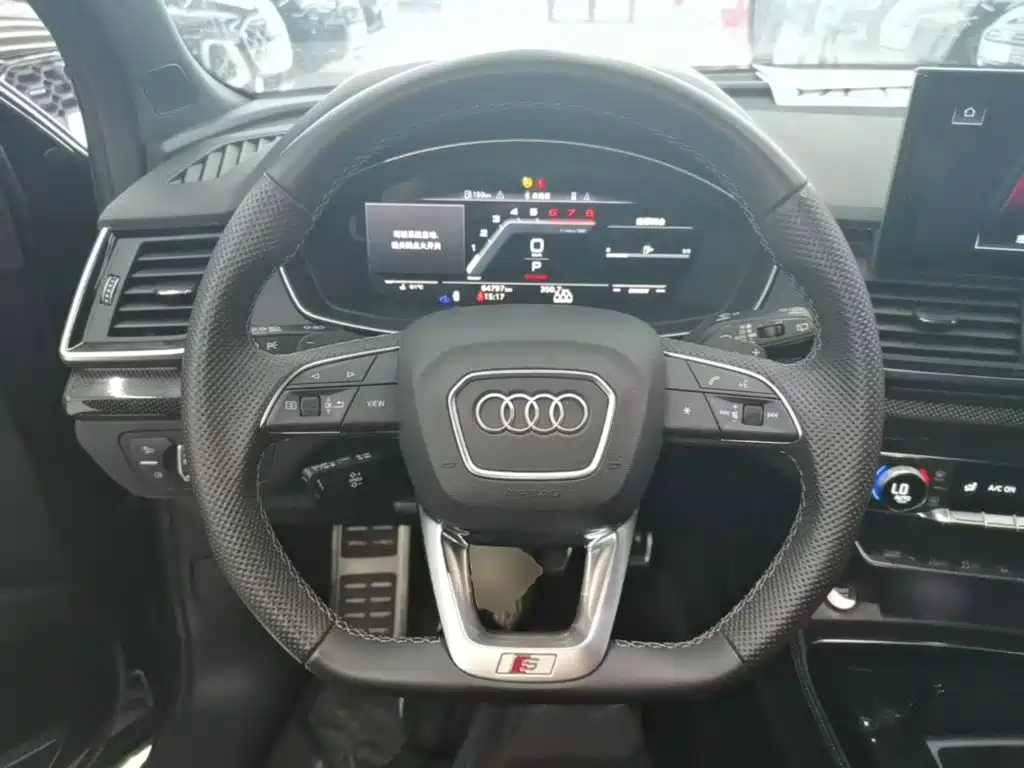 Audi SQ5 2023 — фото 11