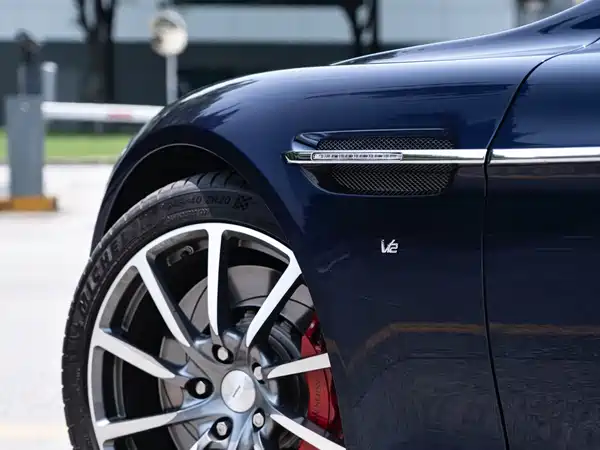 Aston Martin Rapide 2017