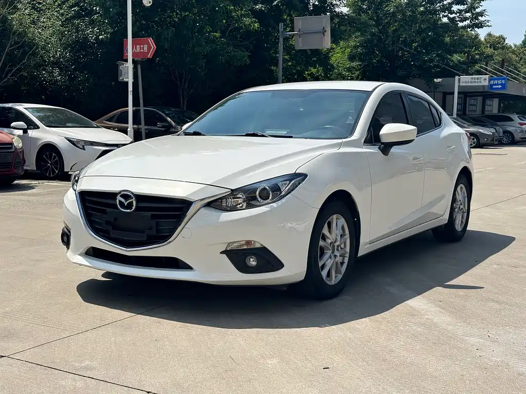 Mazda 3 Axela 2016