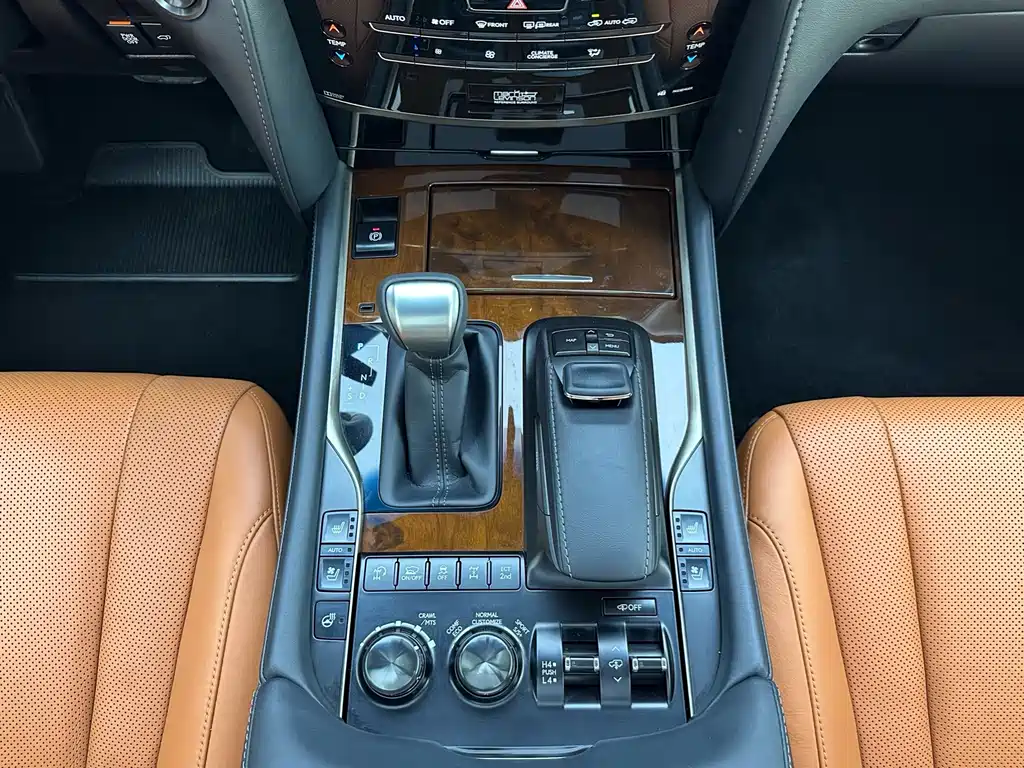 Lexus LX 2019 — фото 17
