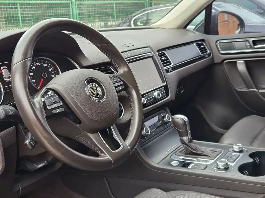Volkswagen Touareg 2018 — фото 6