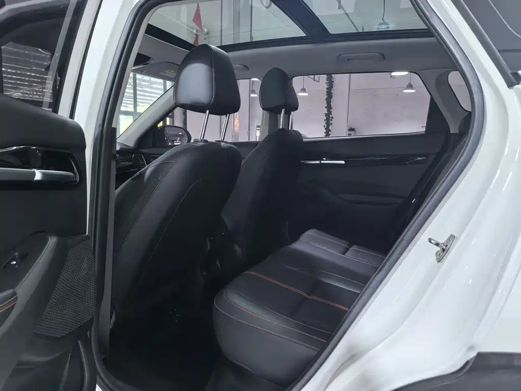 Kia KX3 2022 — фото 11