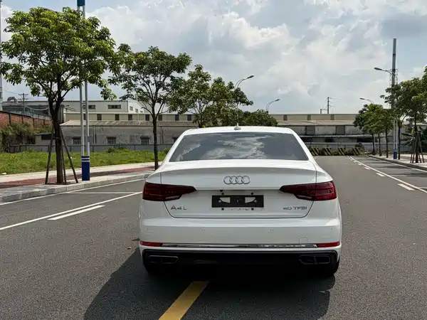 Audi A4L 2019