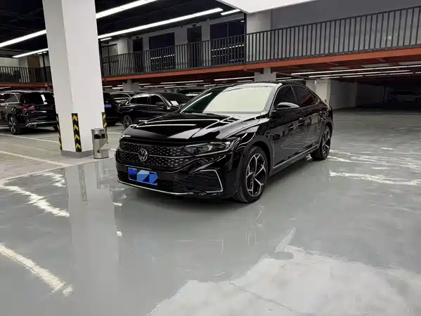 Volkswagen Passat 2024