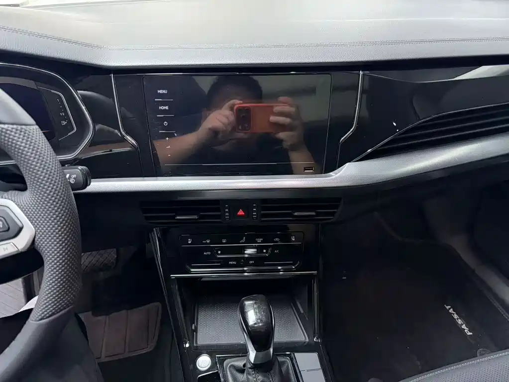 Volkswagen Passat 2024