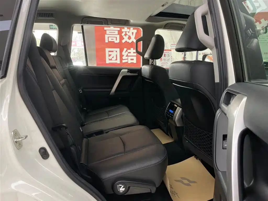Toyota Prado 2019 — фото 19
