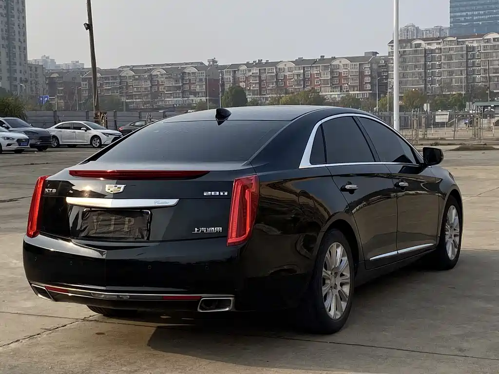 Cadillac XTS 2017 — фото 12
