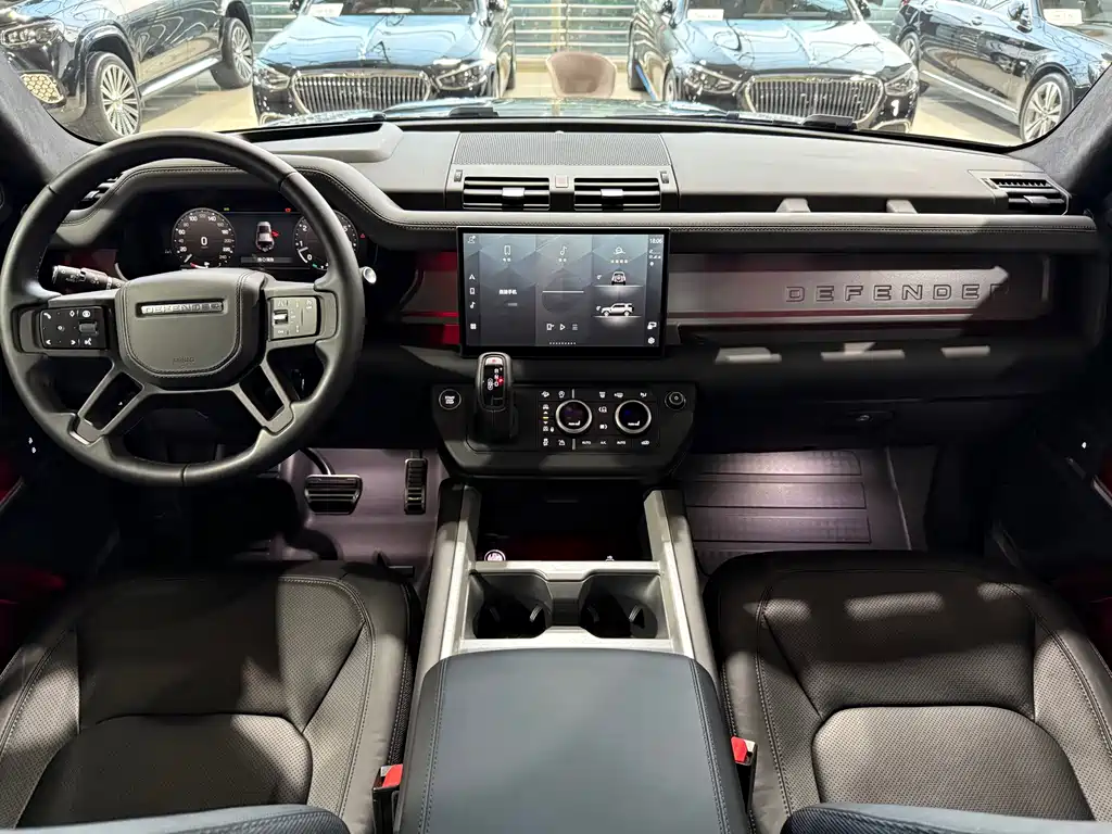 Land Rover Defender 2024 — фото 12