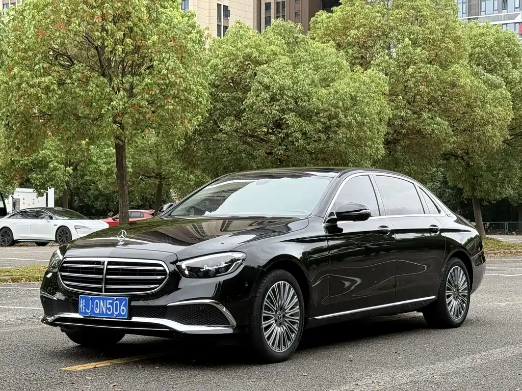 Mercedes-Benz E-Class 2023 — фото 1