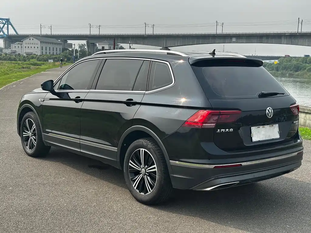 Volkswagen Tiguan L 2018 — фото 14