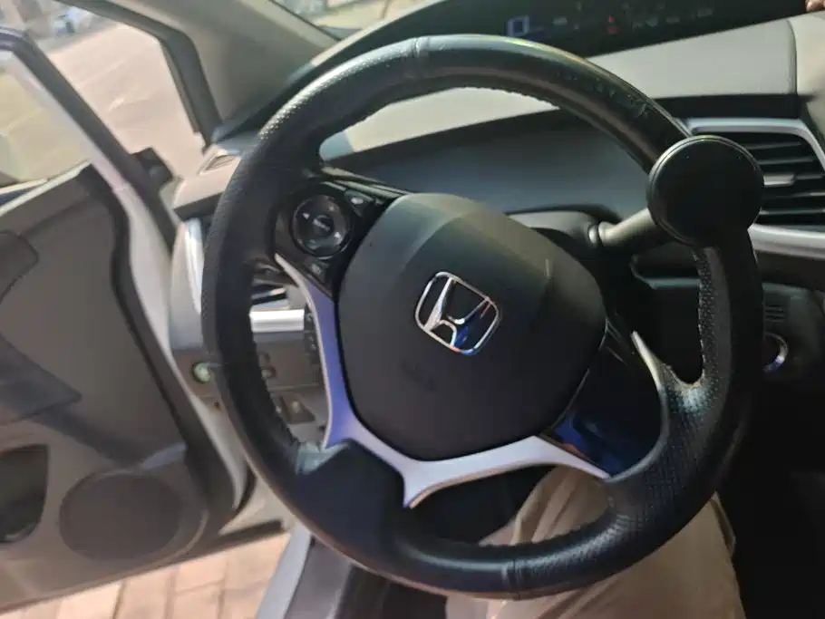 Honda Jade 2016 — фото 15