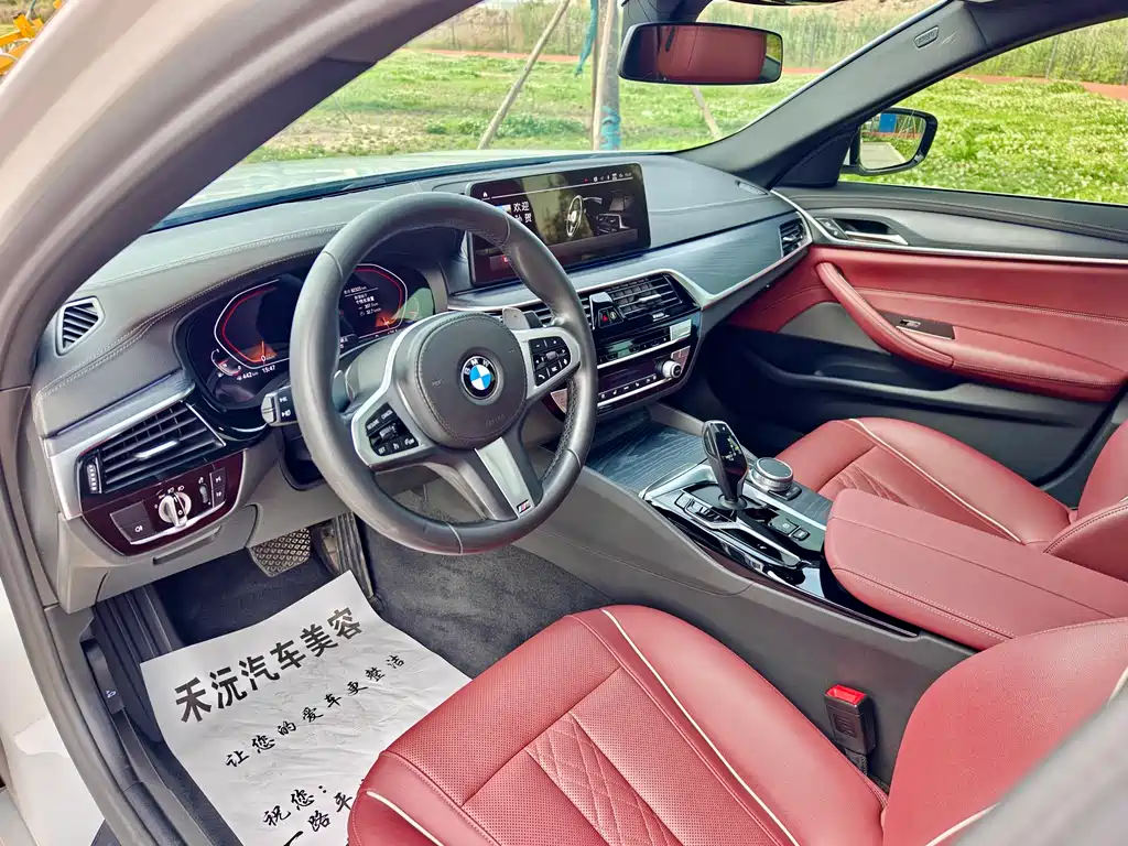BMW 5 Series 2021 — фото 9