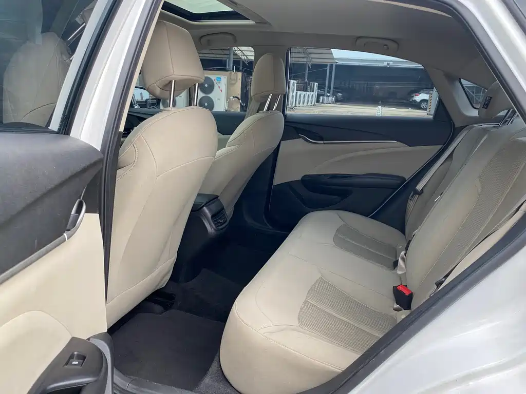Buick Excelle 2015 — фото 15