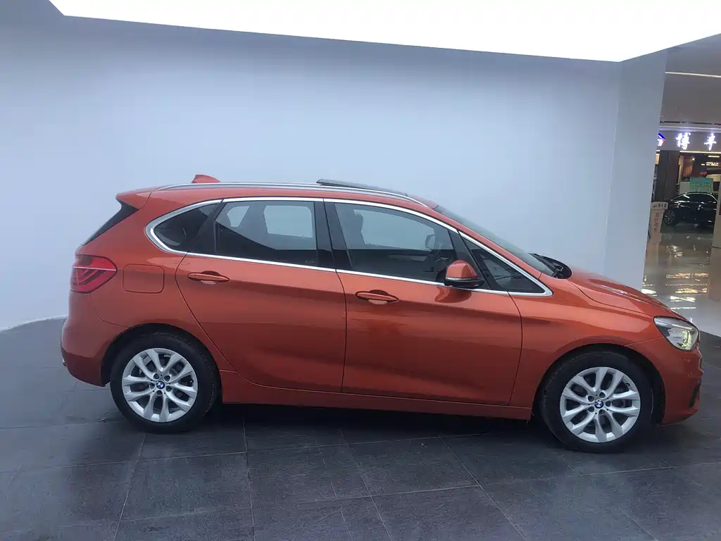 BMW 2 Series Active Tourer 2018 — фото 3
