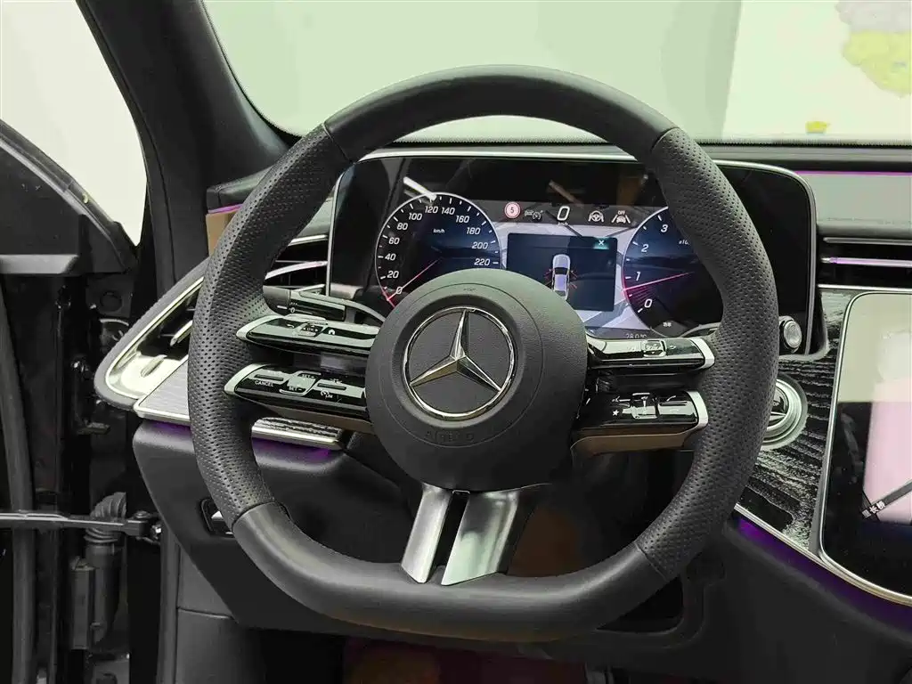 Mercedes-Benz E-Class 2025 — фото 13