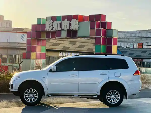 Mitsubishi Pajero Jinchang 2013